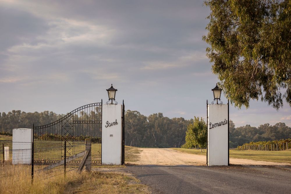 St Leonards Winery, Rutherglen Wedding Photographer, Albury Wedding Photographer, St.Leonards, Engagement Photography