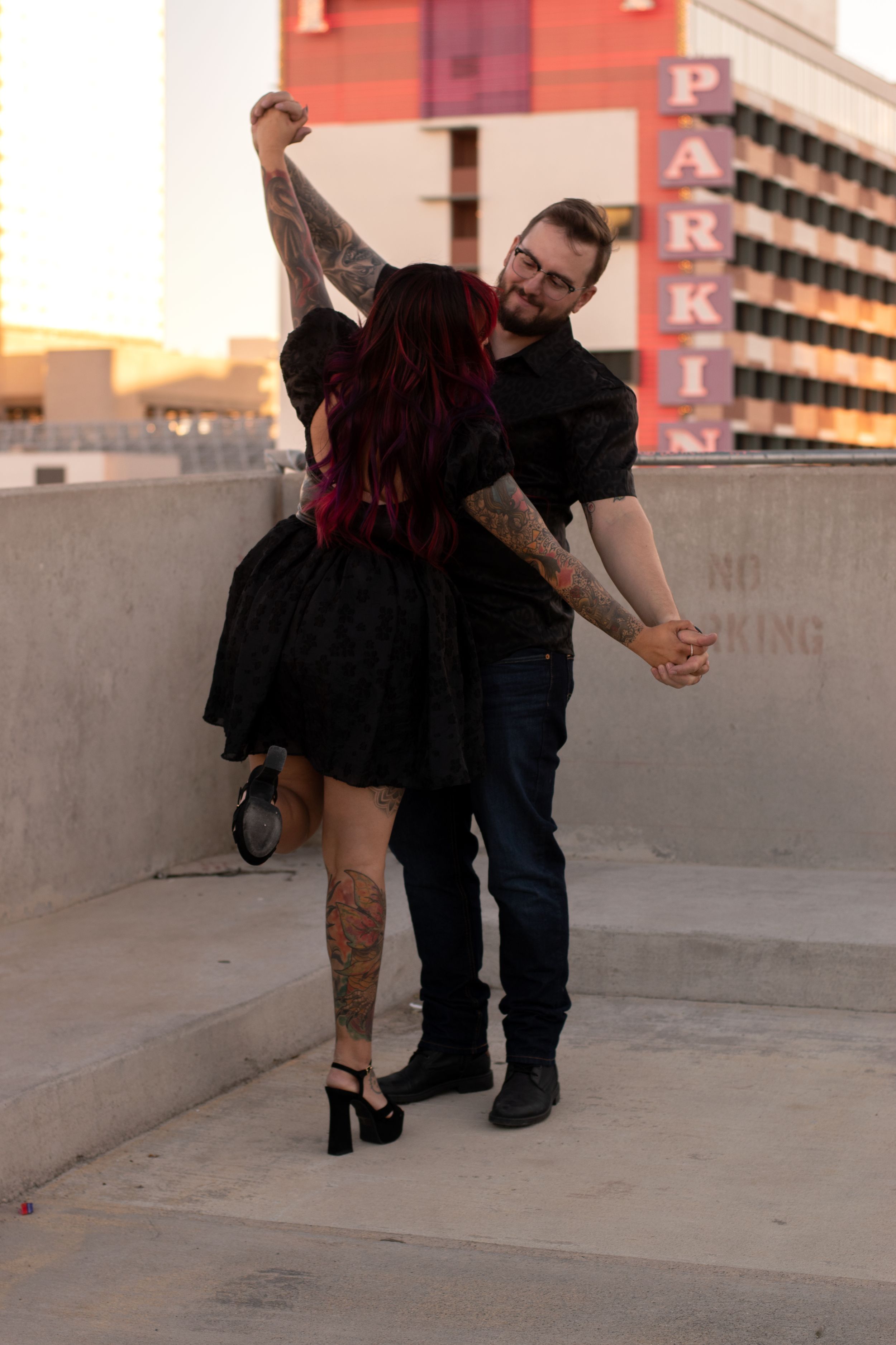 airplane couples pose couples photographer las vegas