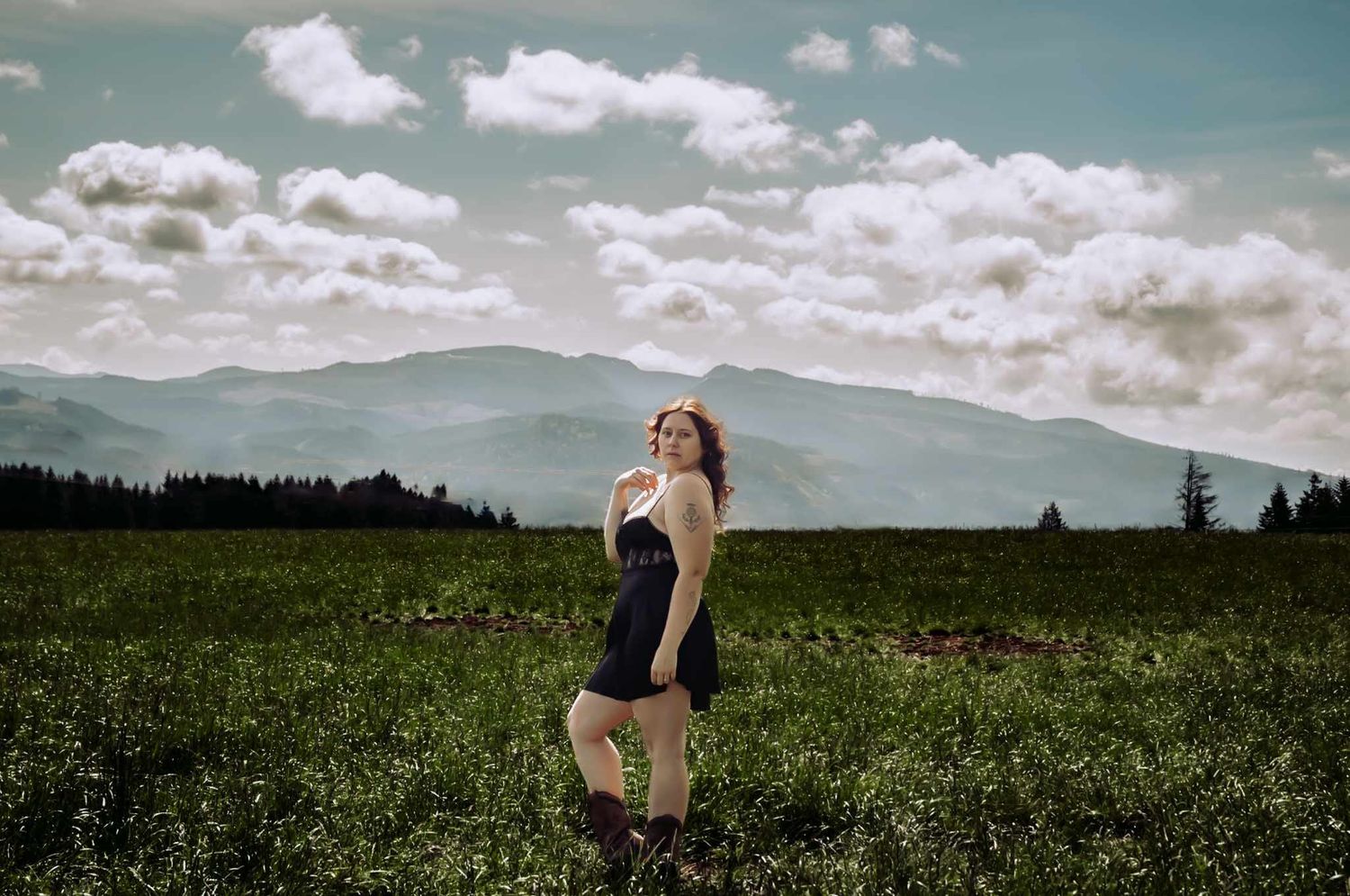Boudoir Photographer in Scio, Oregon servicing the Pacific Northwest and beyond