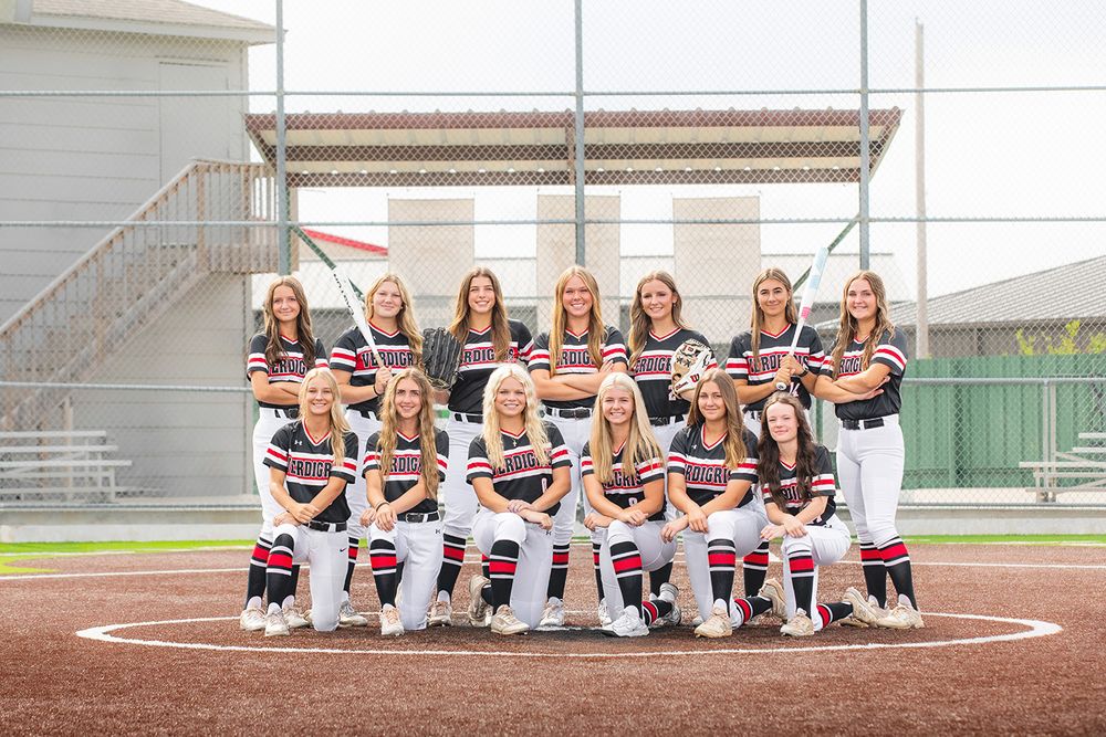team picture verdigris oklahoma softball