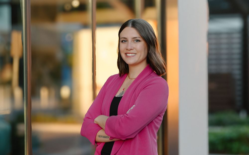 Professional headshot of woman in Tampa, FL.