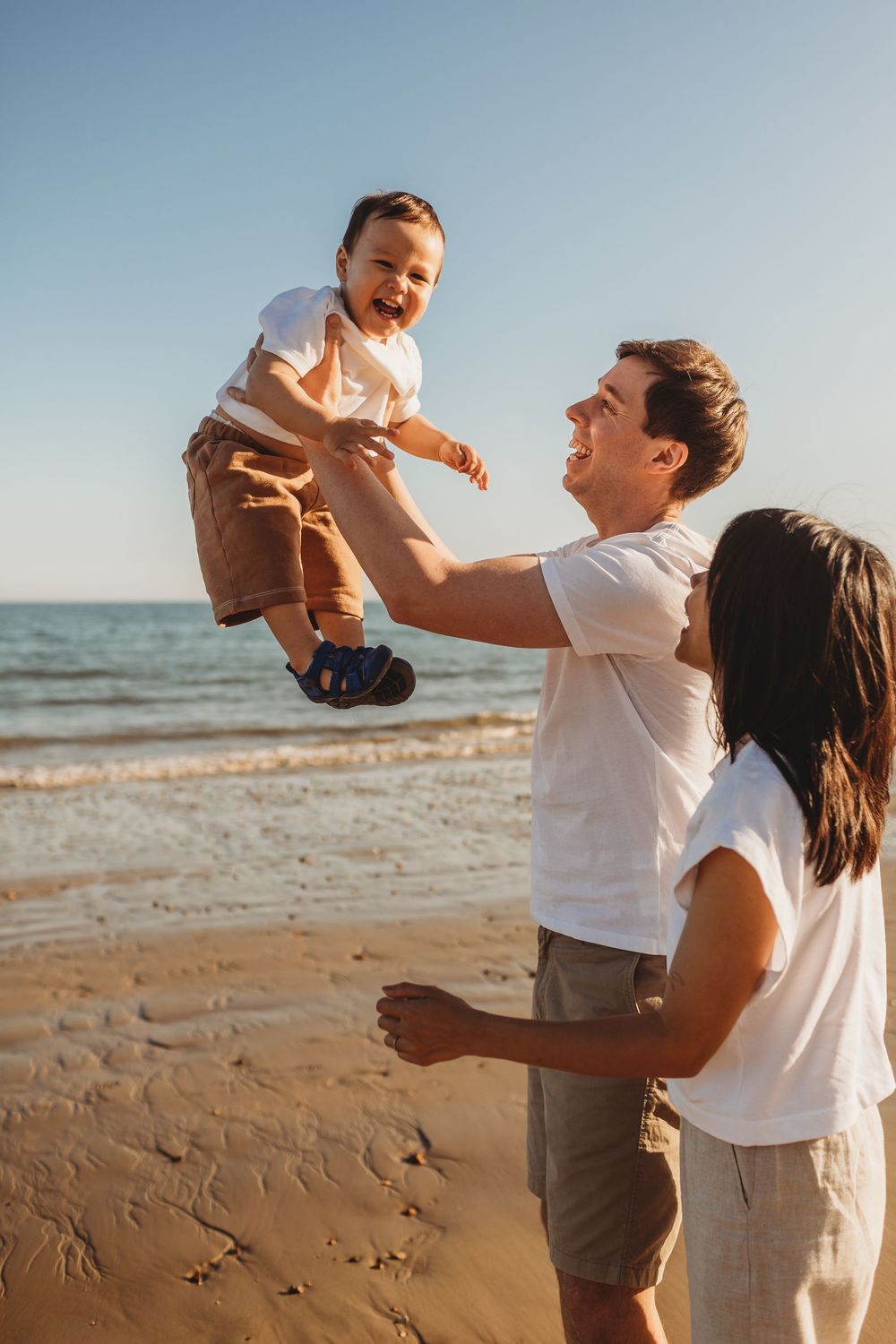 Highcliffe Beach, Family photoshoot, Dorset family photographer, beach family photographer, Dorset Beach photographer, Dorset Photoshoot