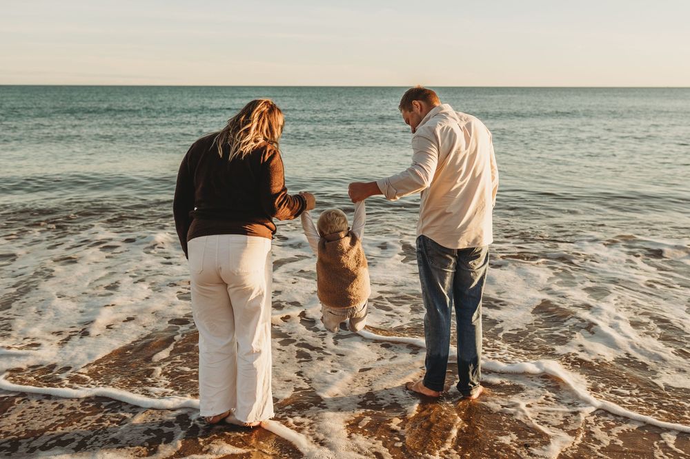 Hengistbury head, Family photoshoot, Dorset family photographer, beach family photographer, Dorset Beach photographer, Dorset Photoshoot