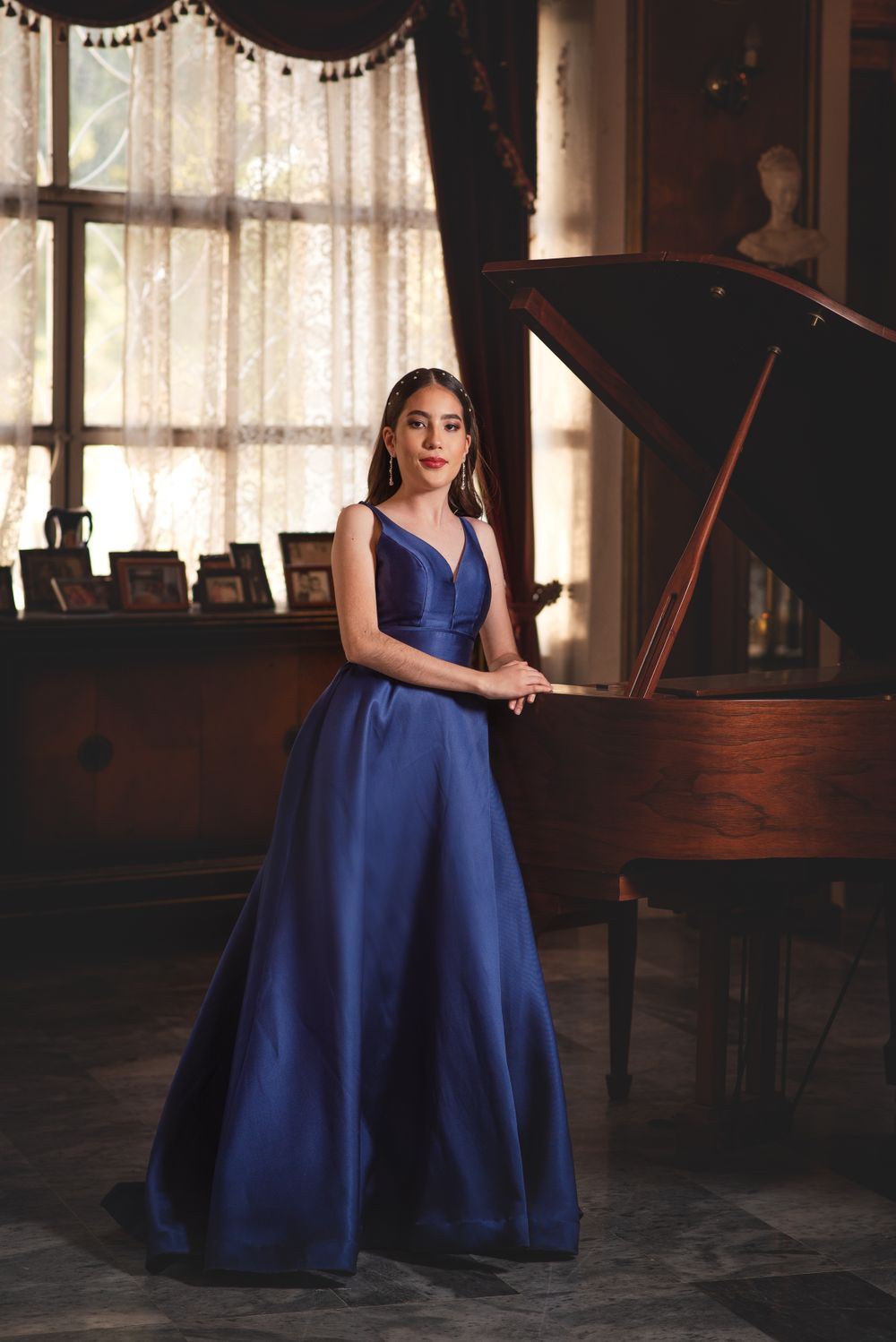 Sandra Gonzalez Photography offers high-end portrait experiences in Fremont, California, designed to celebrate your beauty and individuality
