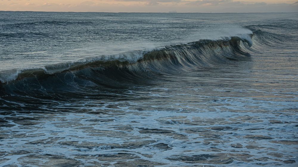 Bunker beach waves