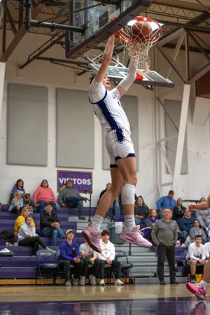 Bishop Ryan High School Basketball Action Photography - Emma Nicole Photography