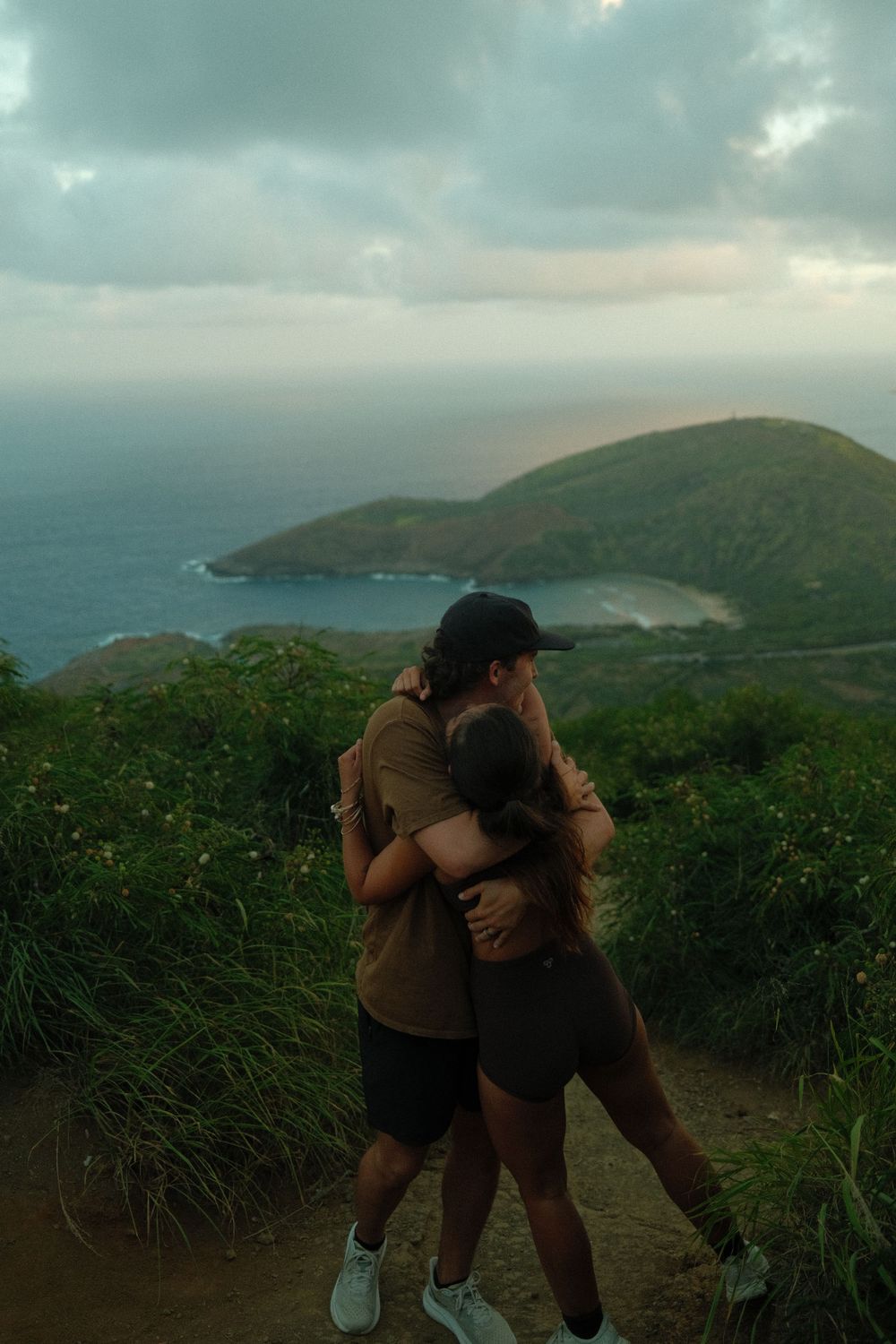o'ahu photographers, Hawai'i photographers, photo + video duo, travel photographers, videographers, travel videographers