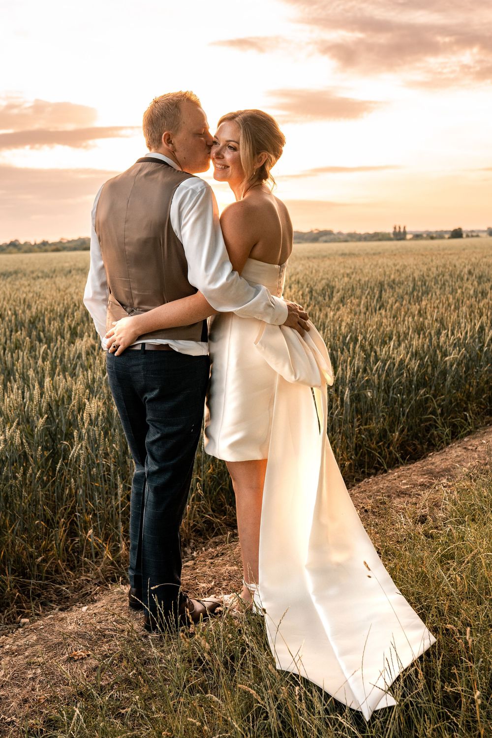ENGLISH GARDEN WEDDING SUFFOLK WEDDING PHOTOGRAPHY