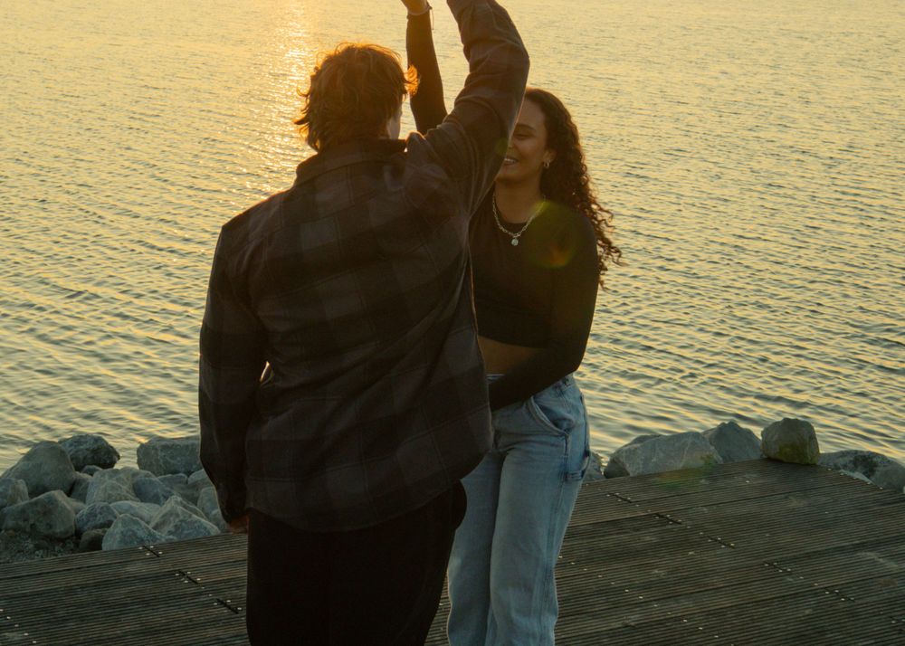 ocean water couple photos