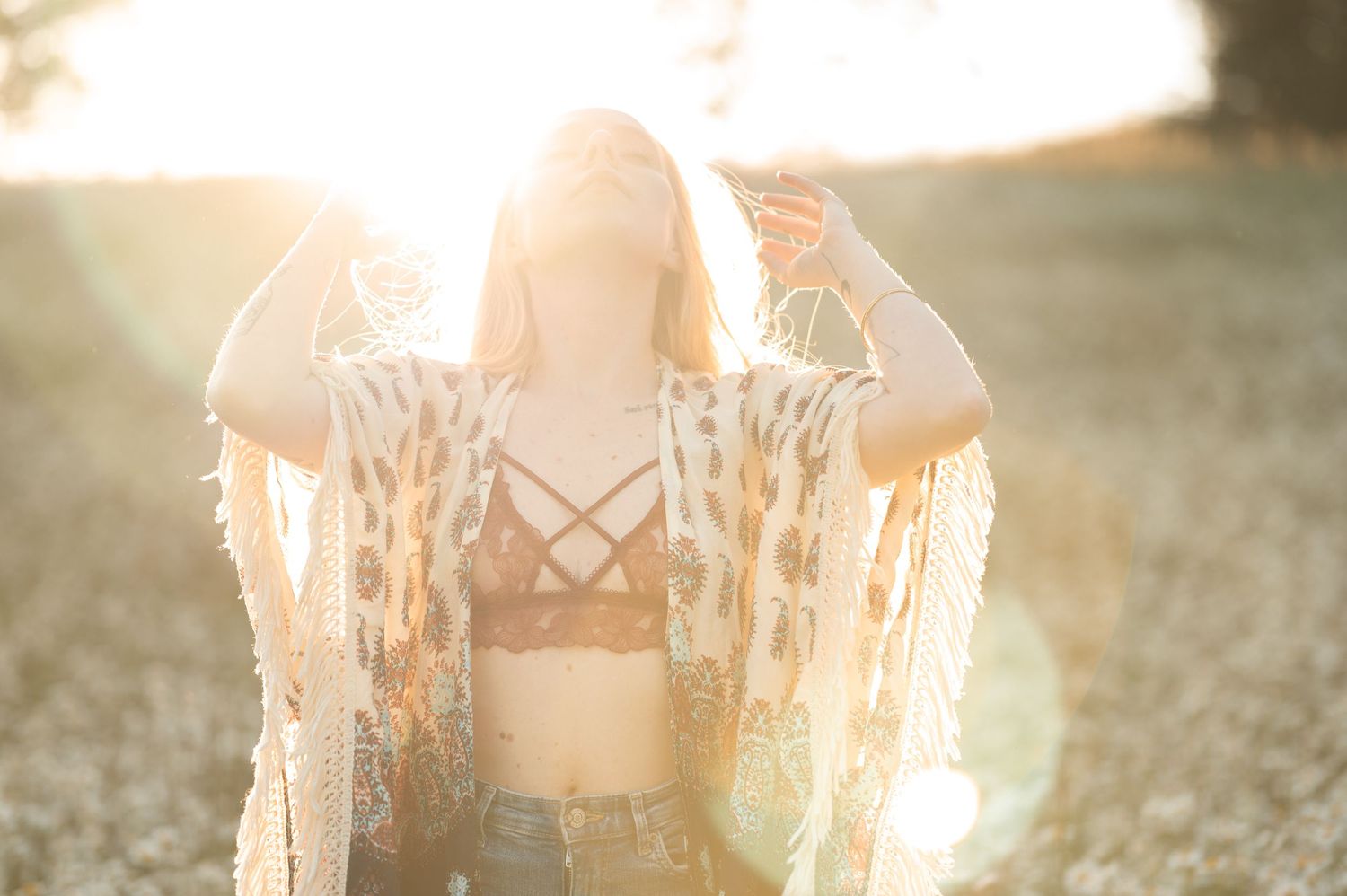 Séance Photo portrait femme sauvage au couché du soleil