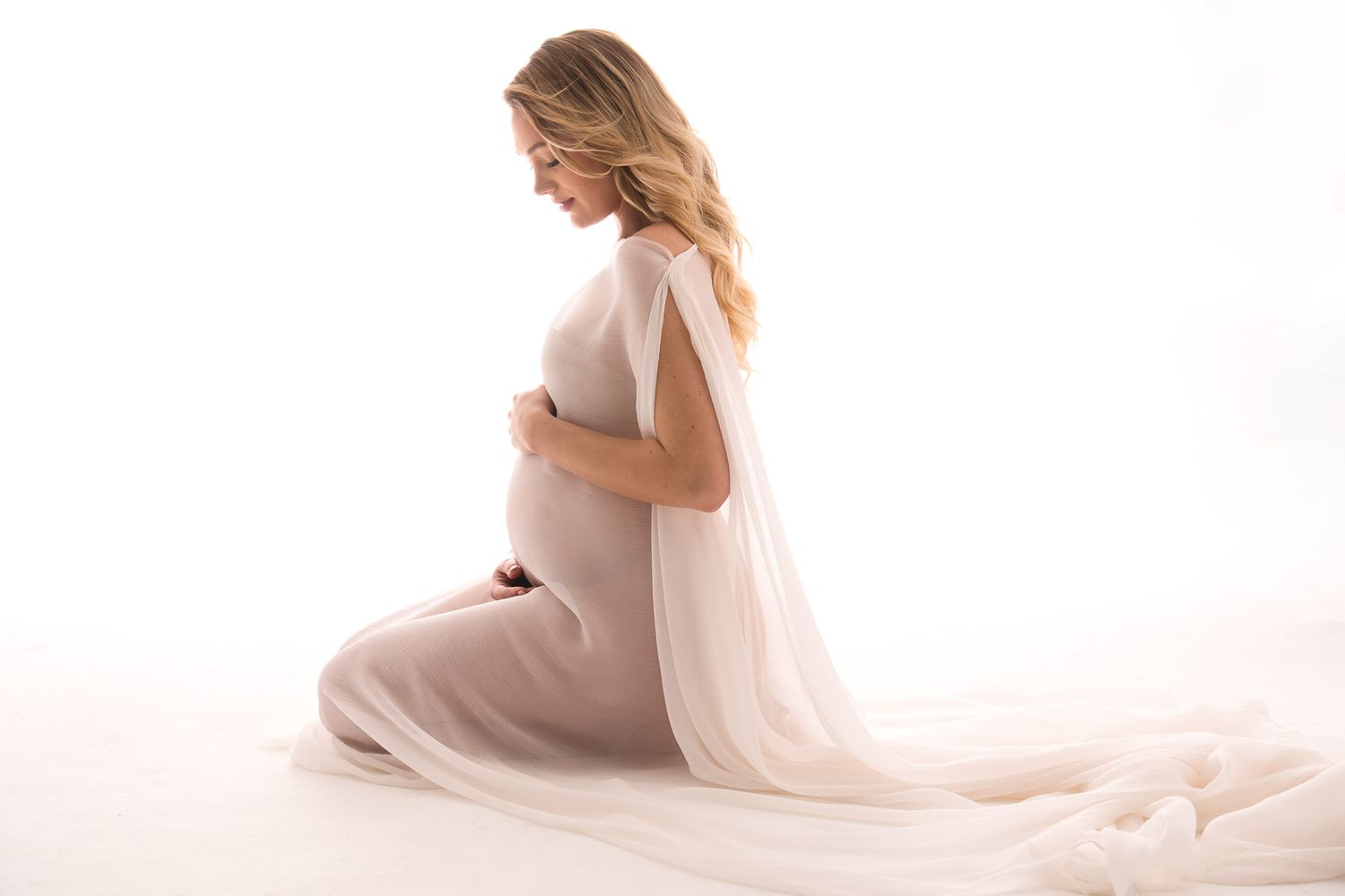 maternity studio photography in Drenthe, Friesland en Groningen, zwangerschapsfotografie