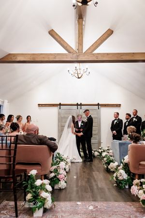 Wedding Photographer in East Tennessee, TN, near Chattanooga, TN and North GA area. The Venue Chattanooga