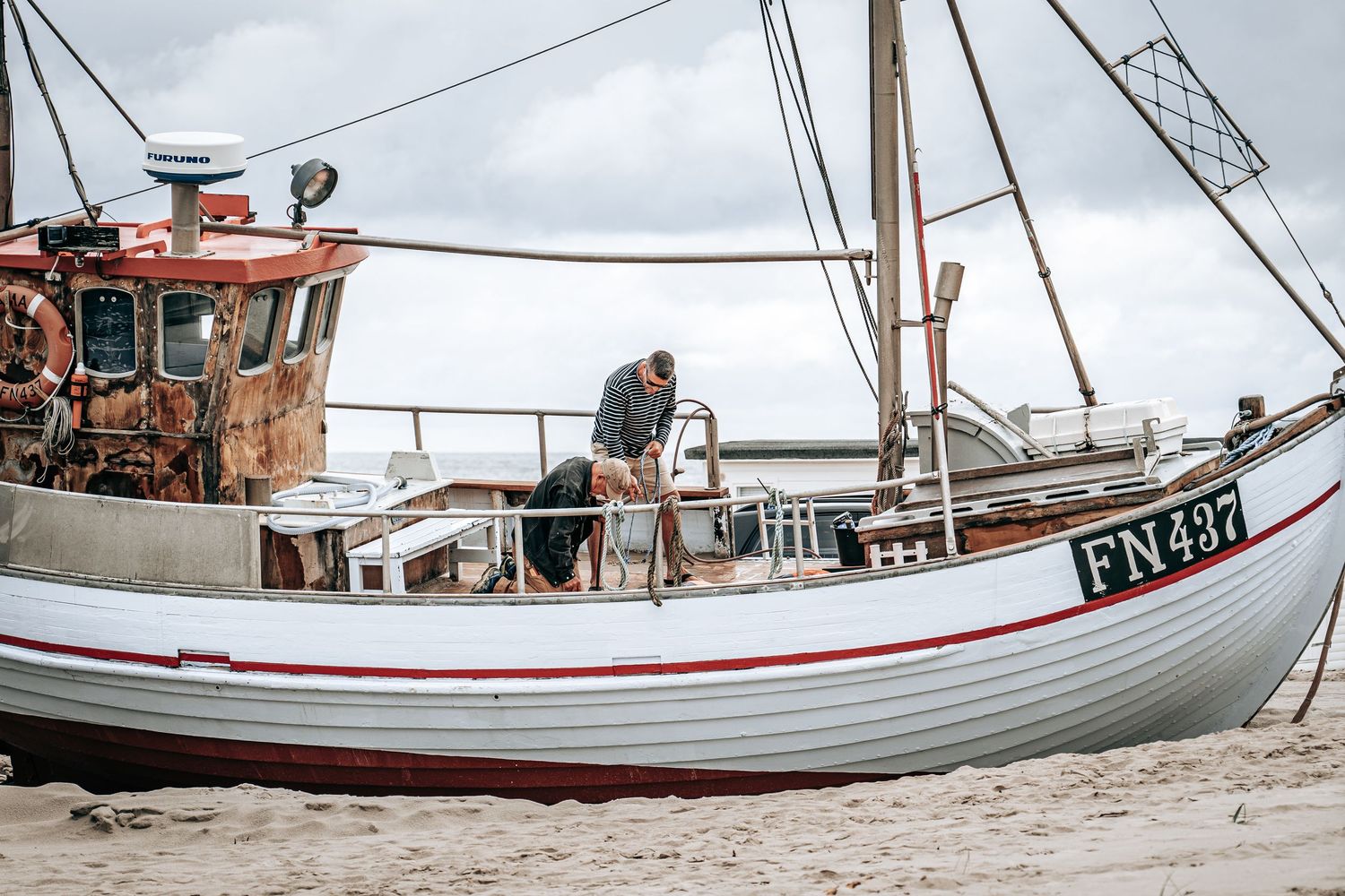 Maritimt fotografi af klassisk fiskekutter – kystfotografi som fotoplakat og kunstprint til hjem eller sommerhus.