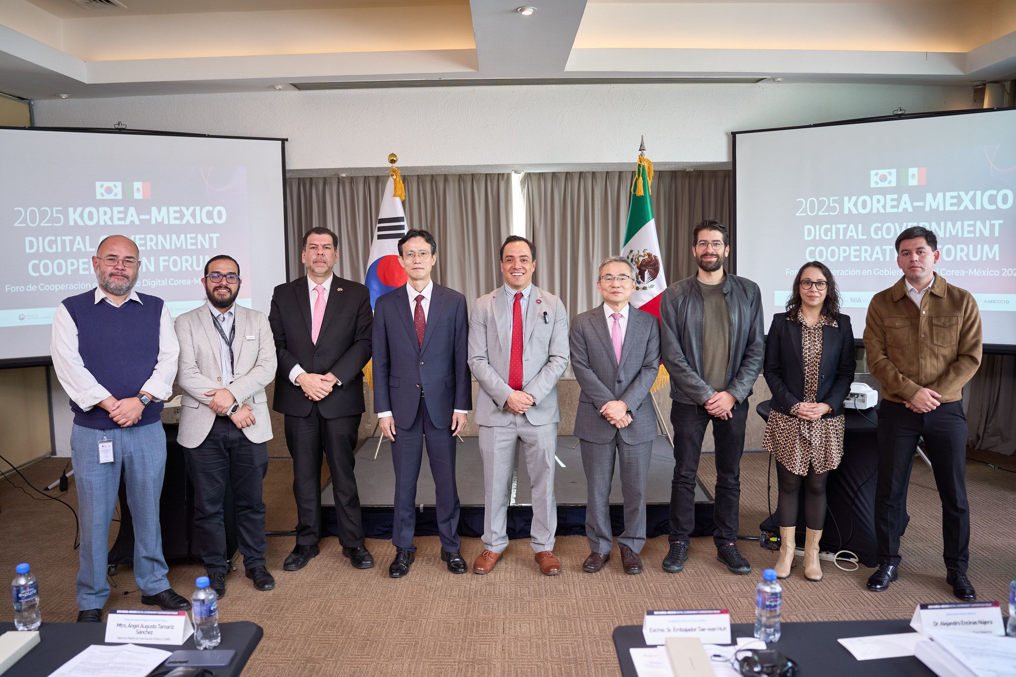Foto grupal de los principales Asistentes durante conferencia Korea-Mexico Digital Government Cooperation Forum