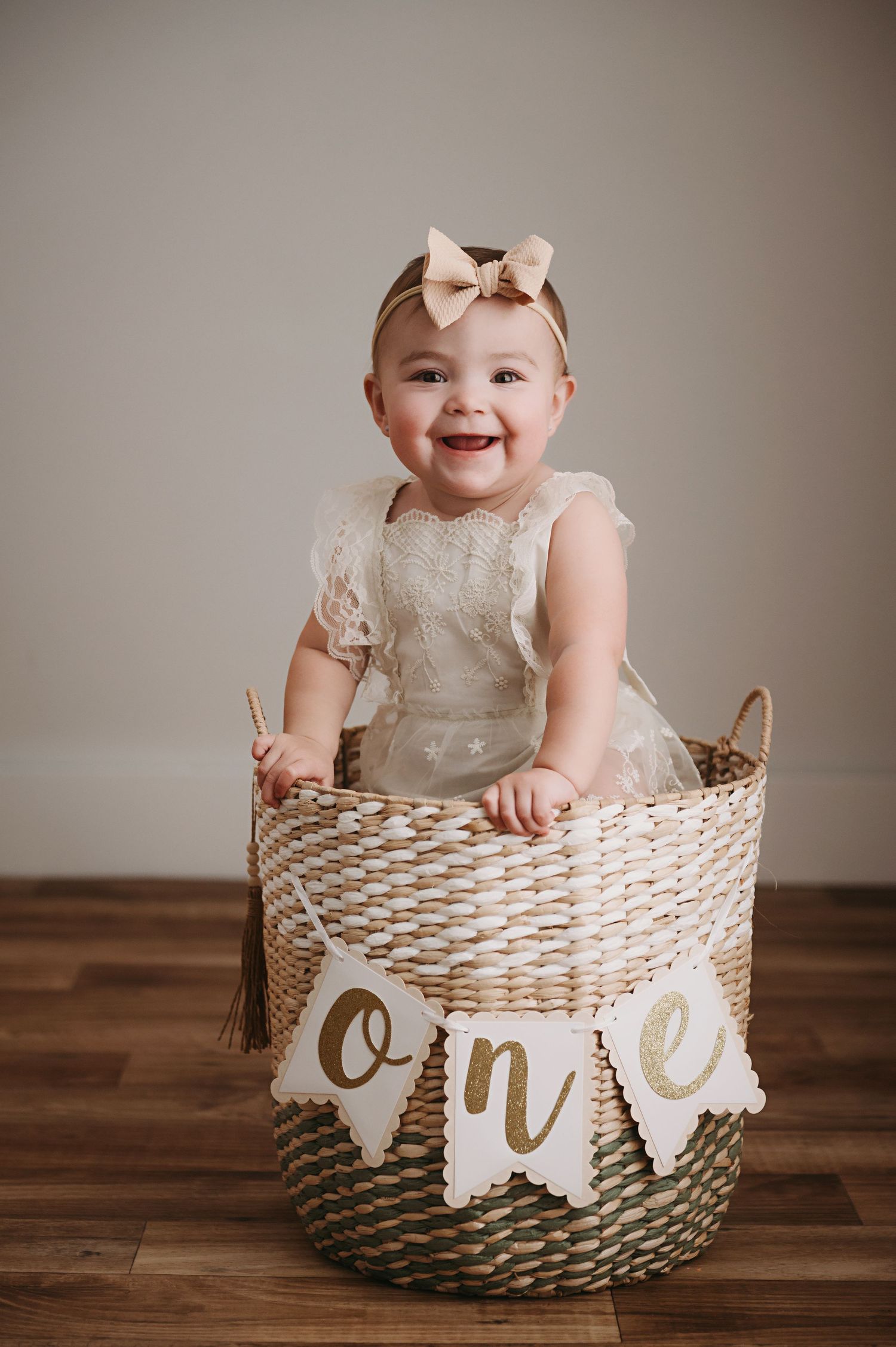 Cake smash portrait studio in Nacogdoches Texas.