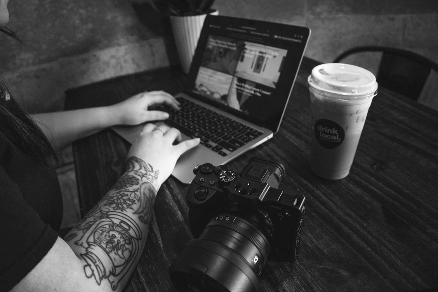 Centerville Ohio Wedding and Portrait photographer and content creator.