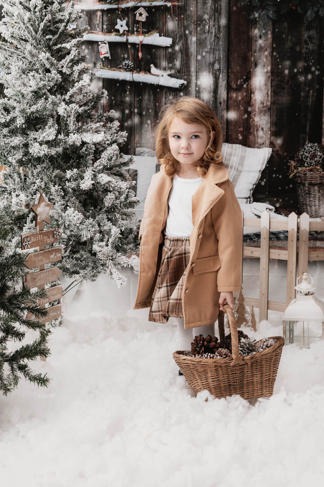 fotografi di famiglia a bruino, vicino torino. Percorso fotografico natalizio 2025 per i tuoi bimbi. Sessioni foto natalizie a Torino.