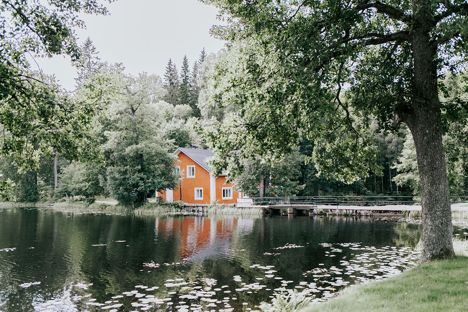 Linn och Christians bröllop på Hennickehammar herrgård utanför Filipstad. Bröllopsfotograf Rebecca Nordin. Karlstad.