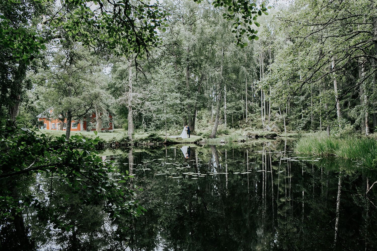 Linn och Christians bröllop på Hennickehammar herrgård utanför Filipstad. Bröllopsfotograf Rebecca Nordin. Karlstad.