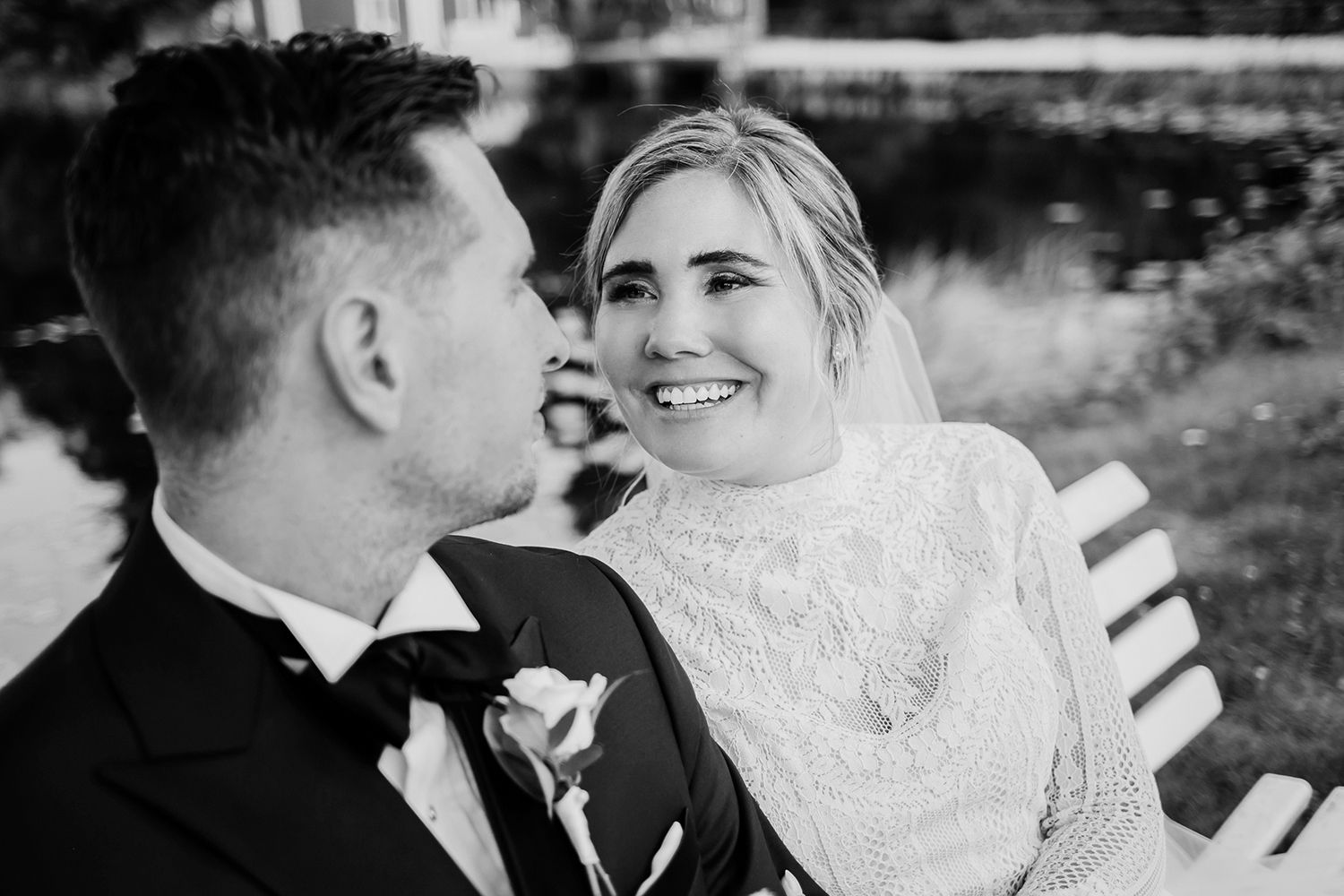 Linn och Christians bröllop på Hennickehammar herrgård utanför Filipstad. Bröllopsfotograf Rebecca Nordin. Karlstad.