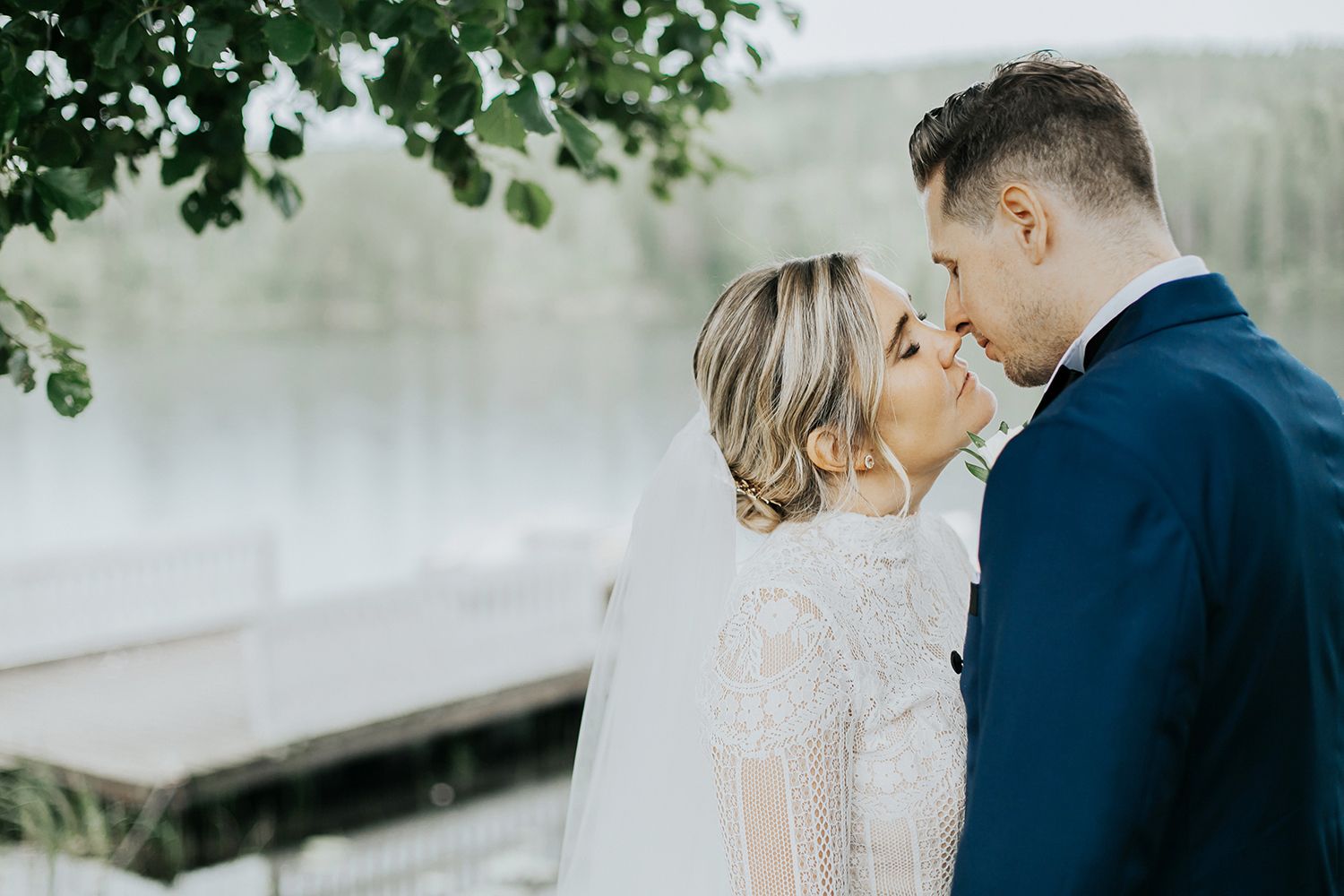 Linn och Christians bröllop på Hennickehammar herrgård utanför Filipstad. Bröllopsfotograf Rebecca Nordin. Karlstad.