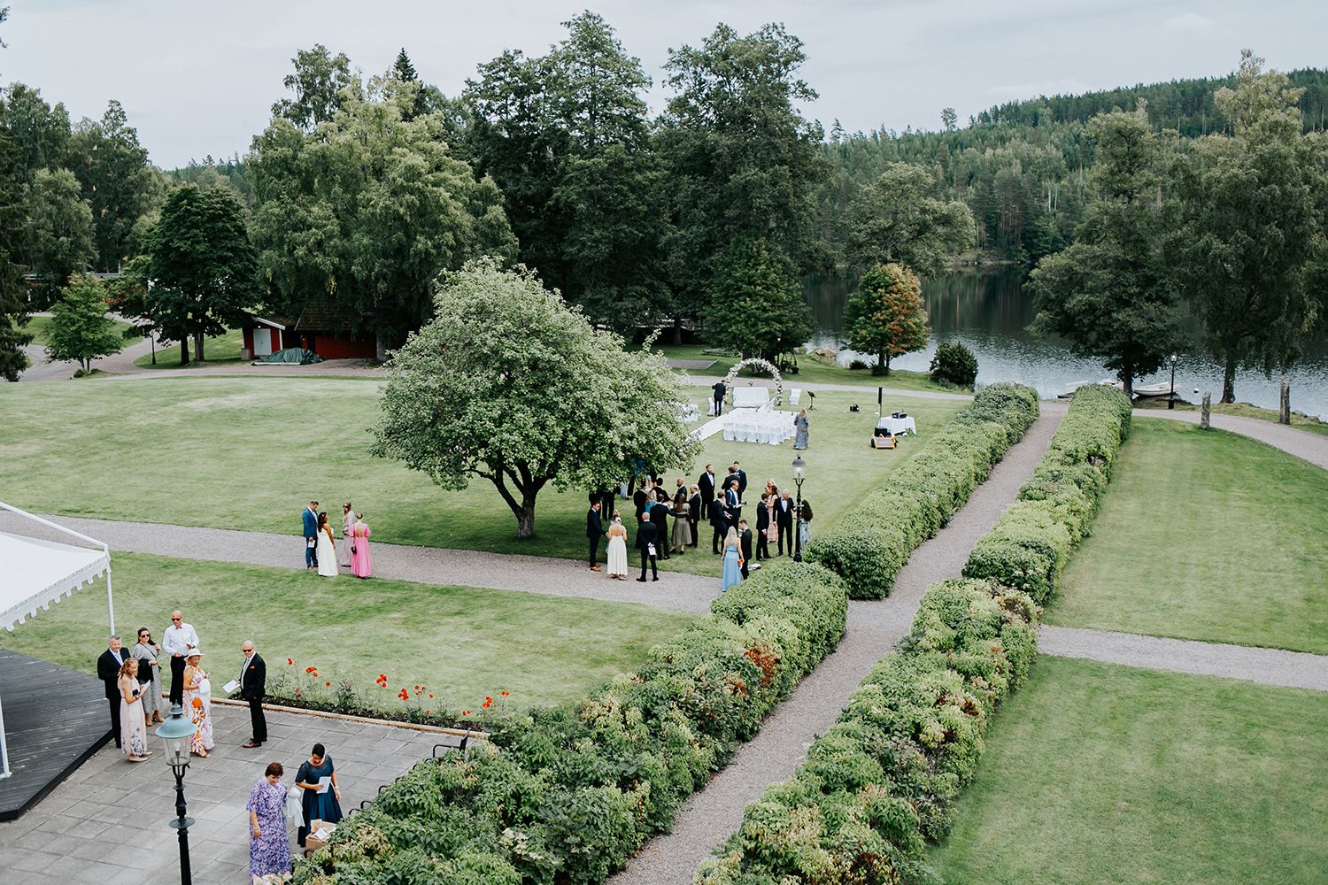 Linn och Christians bröllop på Hennickehammar herrgård utanför Filipstad. Bröllopsfotograf Rebecca Nordin. Karlstad.