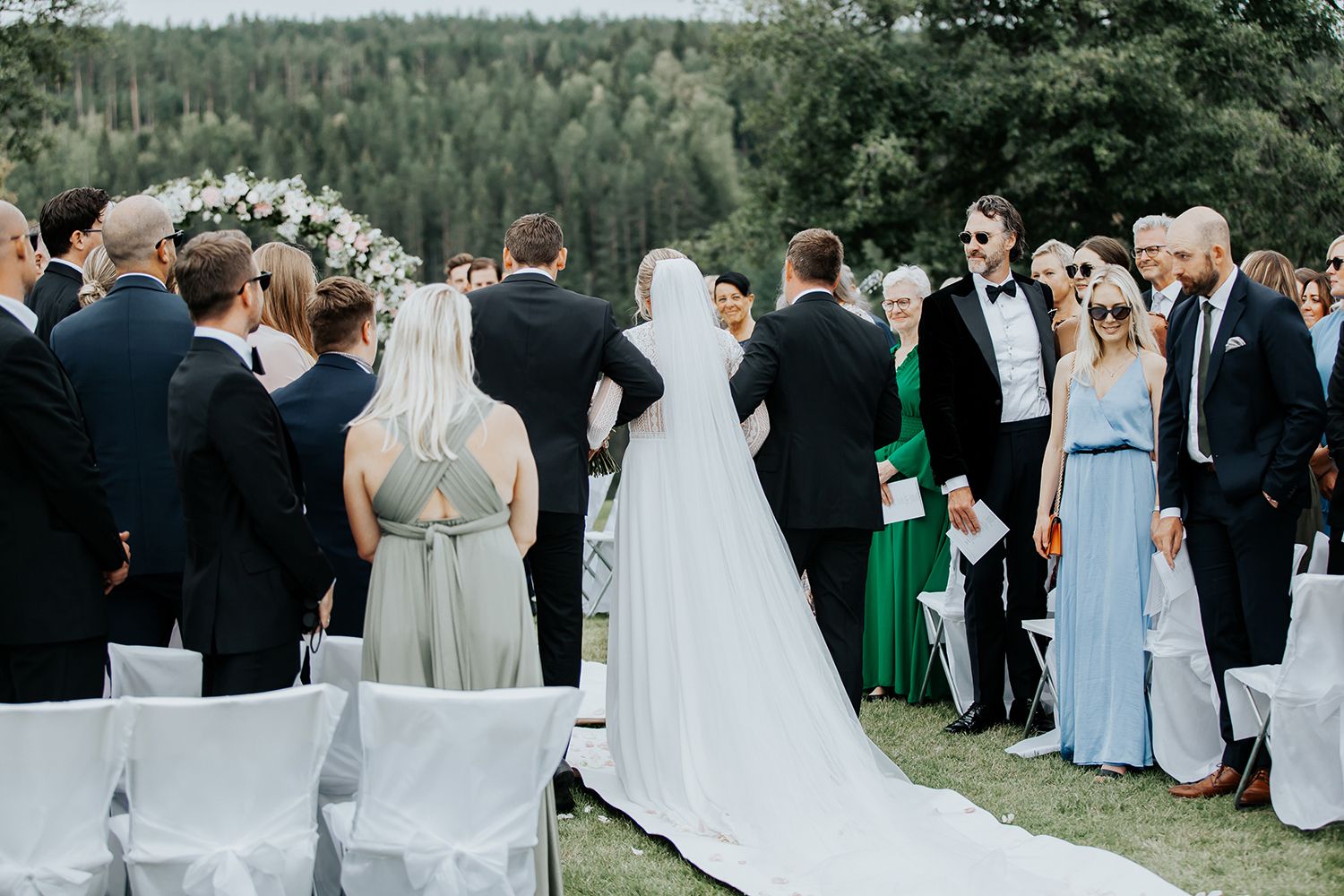 Linn och Christians bröllop på Hennickehammar herrgård utanför Filipstad. Bröllopsfotograf Rebecca Nordin. Karlstad.