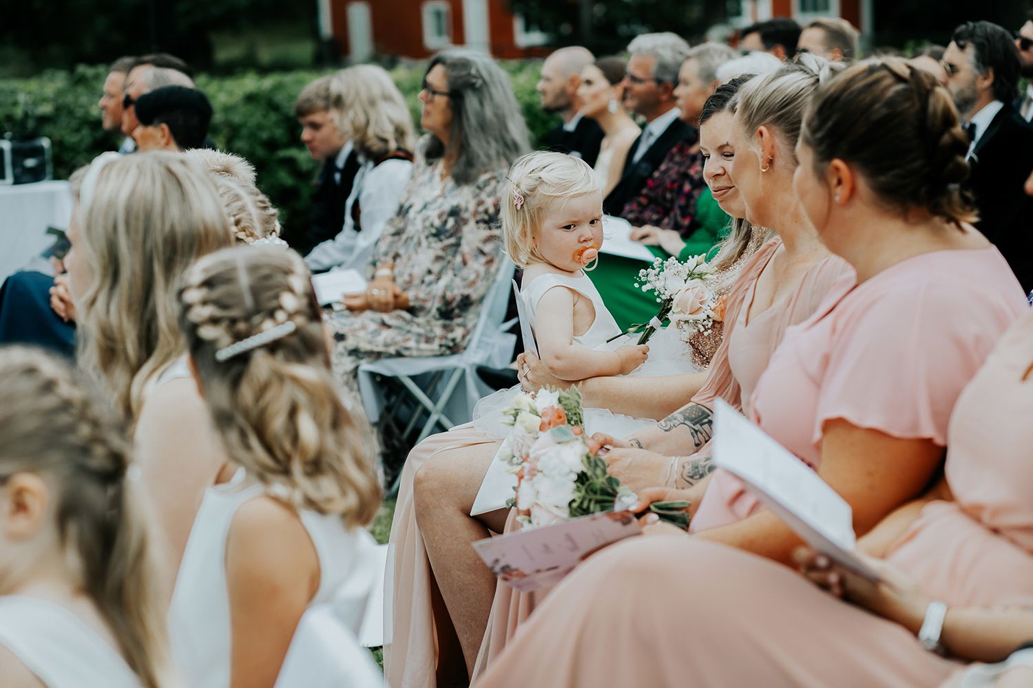 Linn och Christians bröllop på Hennickehammar herrgård utanför Filipstad. Bröllopsfotograf Rebecca Nordin. Karlstad.