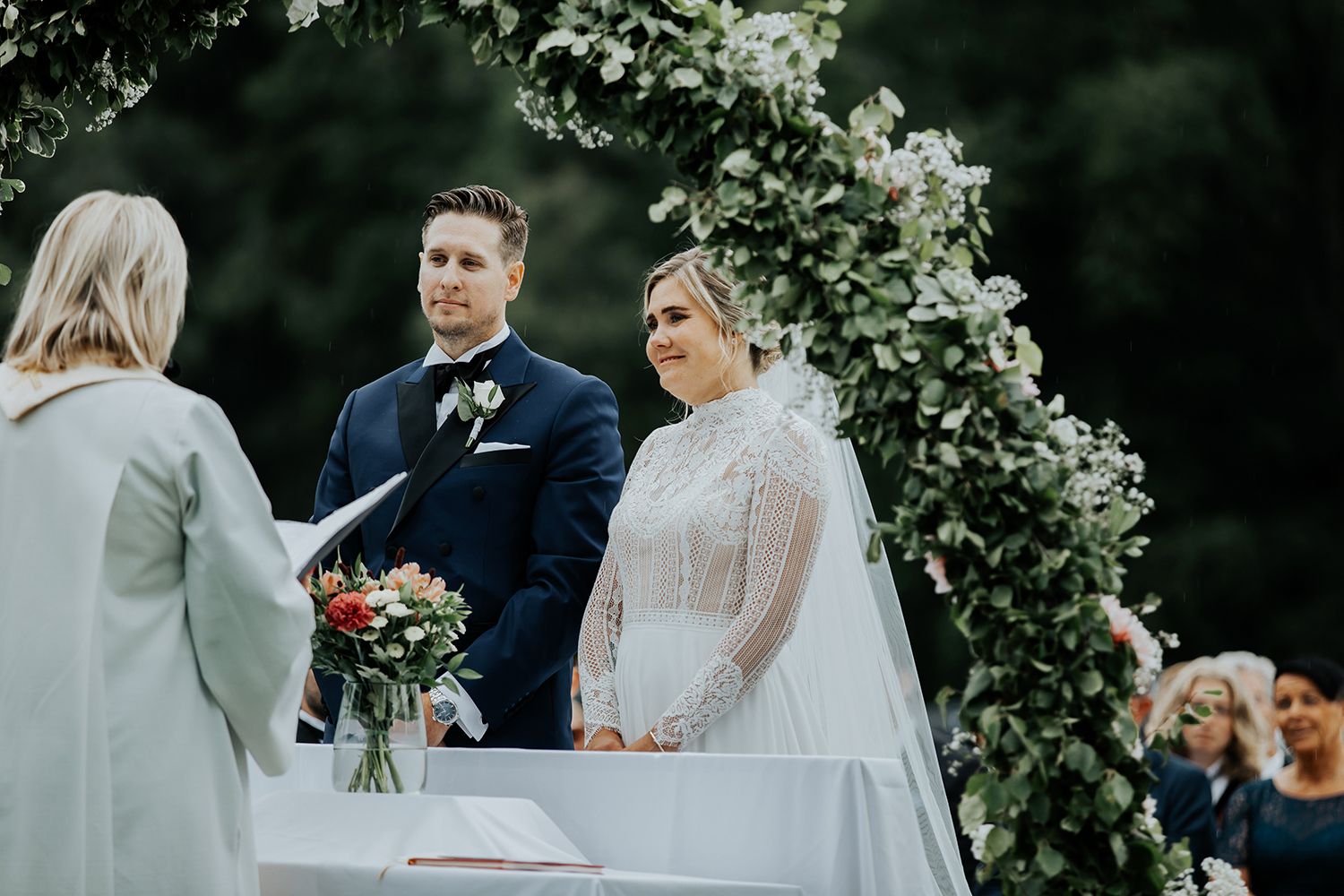 Linn och Christians bröllop på Hennickehammar herrgård utanför Filipstad. Bröllopsfotograf Rebecca Nordin. Karlstad.