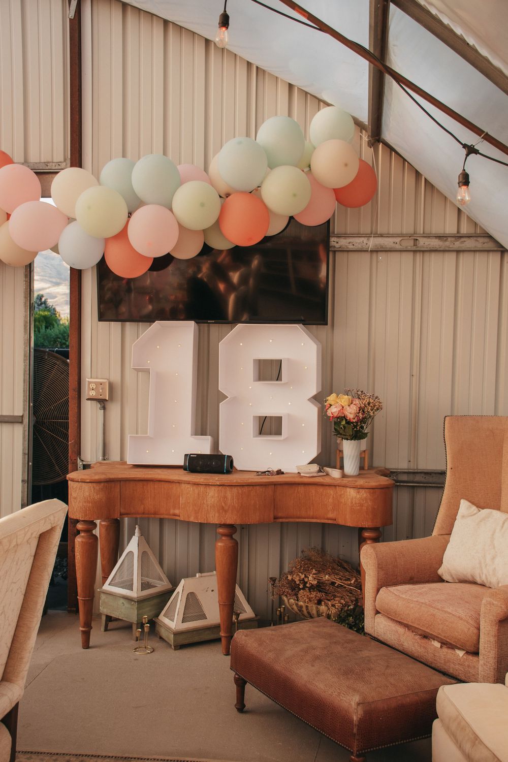 Warm, vibrant, vintage, memorable, lively, personal, storytelling.