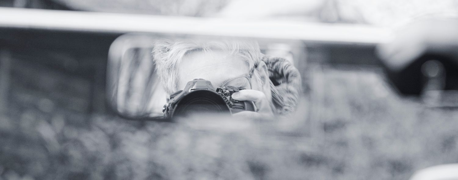 Hinter den Kulissen: Deine professionelle Fotografin für authentische Momente. Lichtkapsel steht für Qualität und Leidenschaft.
