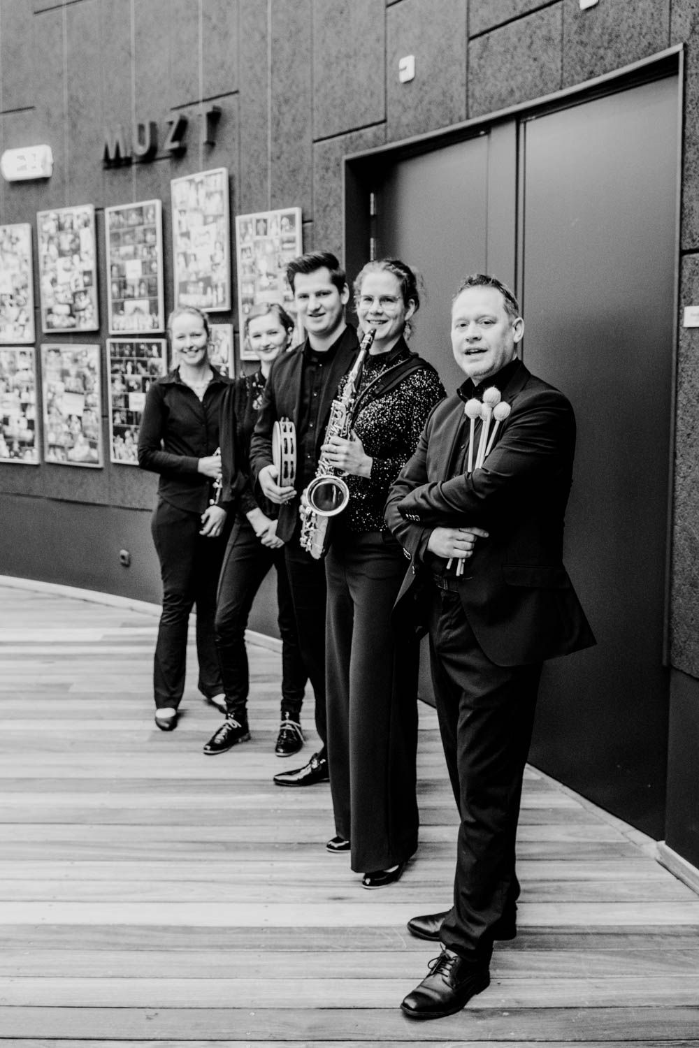 Bij een concertregistratie is er vanzelfsprekend ook tijd voor een groepsfoto, door Anneke Timmermans Fotografie