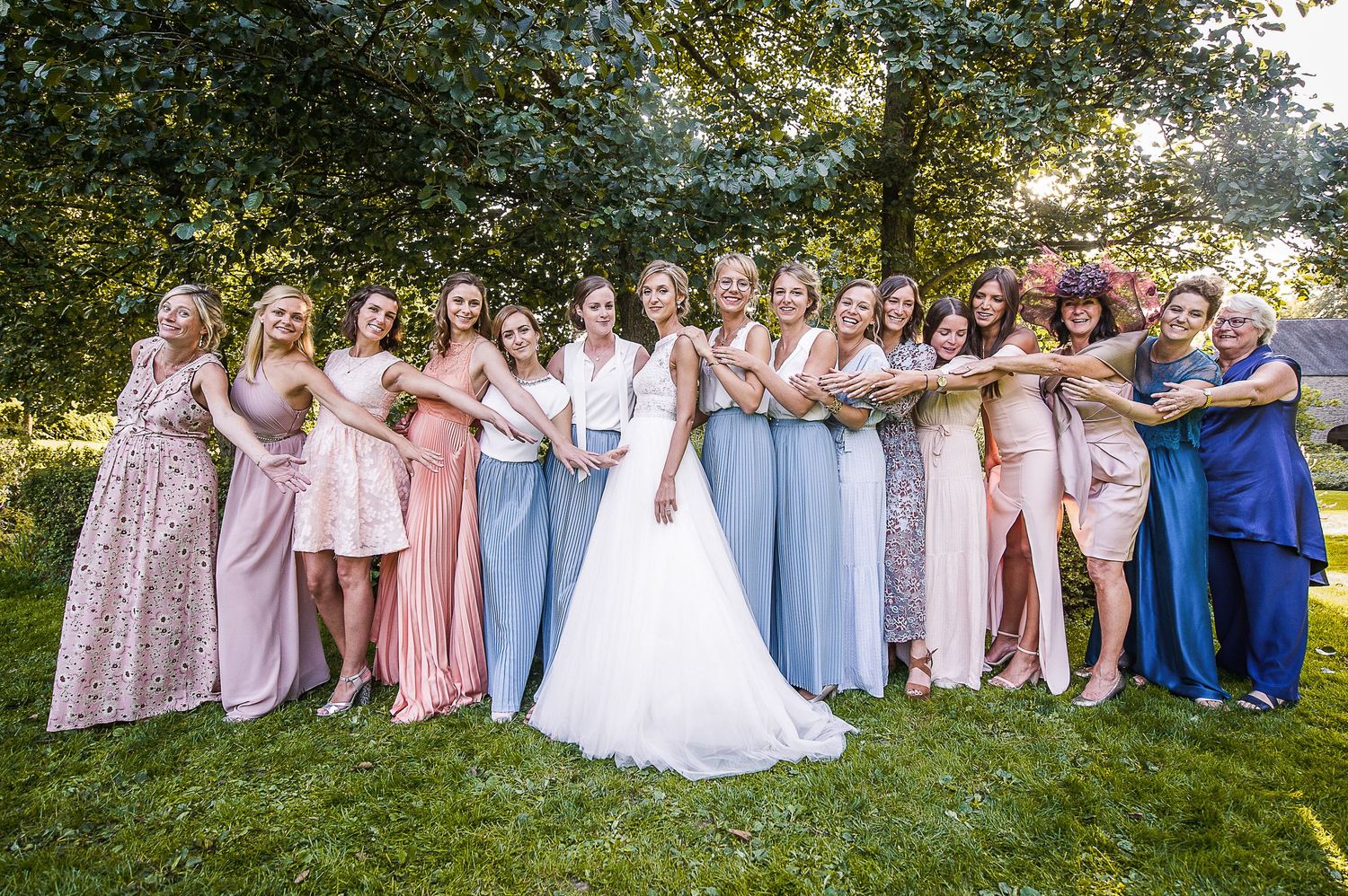 photo des demoiselles d'honneur au mariage au domaine de Béronsart
