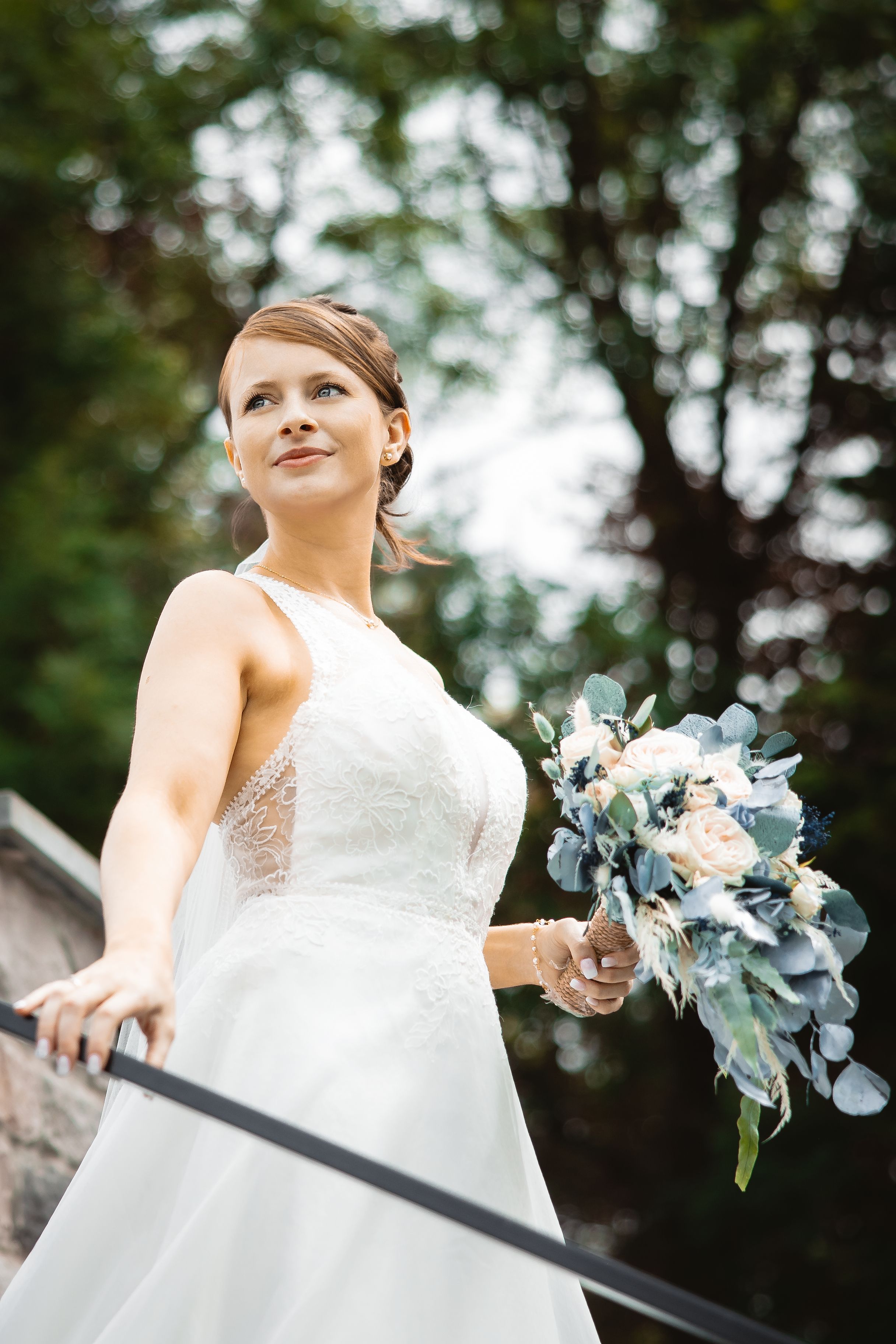 Jas Macca Photographe de mariage lumineux et moderne  Belgique Namur Luxembourg Jeune couple trentenaires session couple Couleurs pastelles