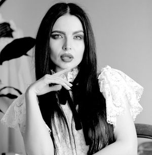 Model Volodina during Photoshoot 1 of the vampire inspired photography project by Ted Smith called Project Vampirique #projectVampirique