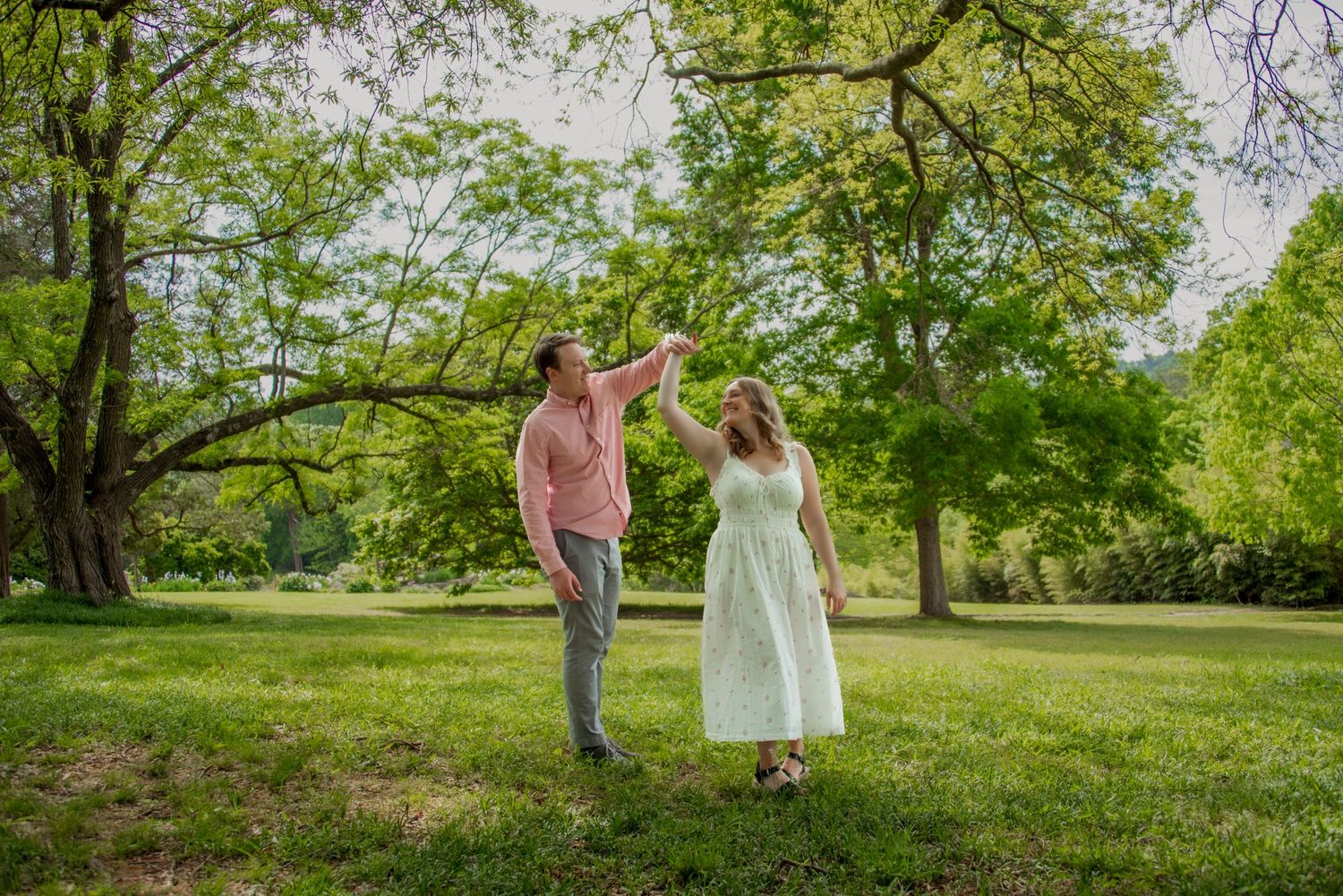 Couple dancing at Maymont Park in Richmond, Virginia
