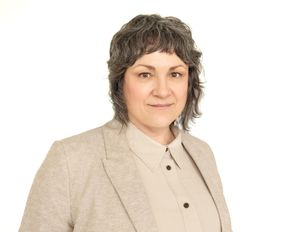 Top headshot of a holistic practitioner from Niagara Falls, Nancy Dougherty.