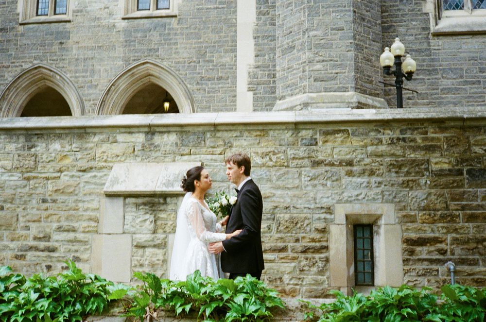 Timeless wedding photos of Tiffany and Sam at Hart House in Toronto.