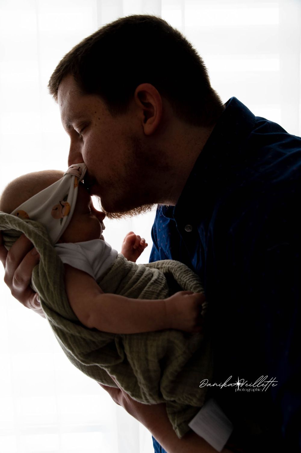 Nouveau-né, séance photos à domicile, papa