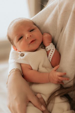 een Newbornshoot in het ziekenhuis van az roeselare.