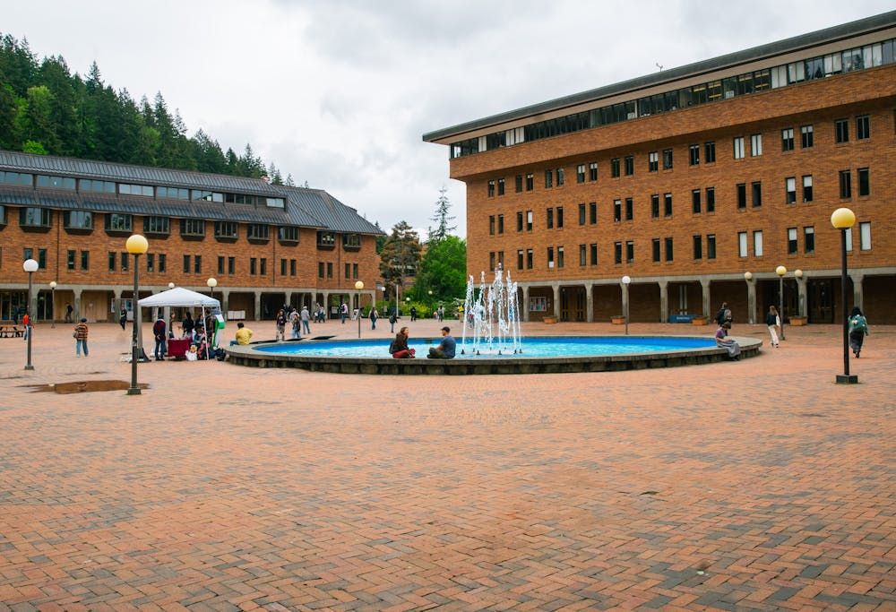water-fountain and red square at WWU