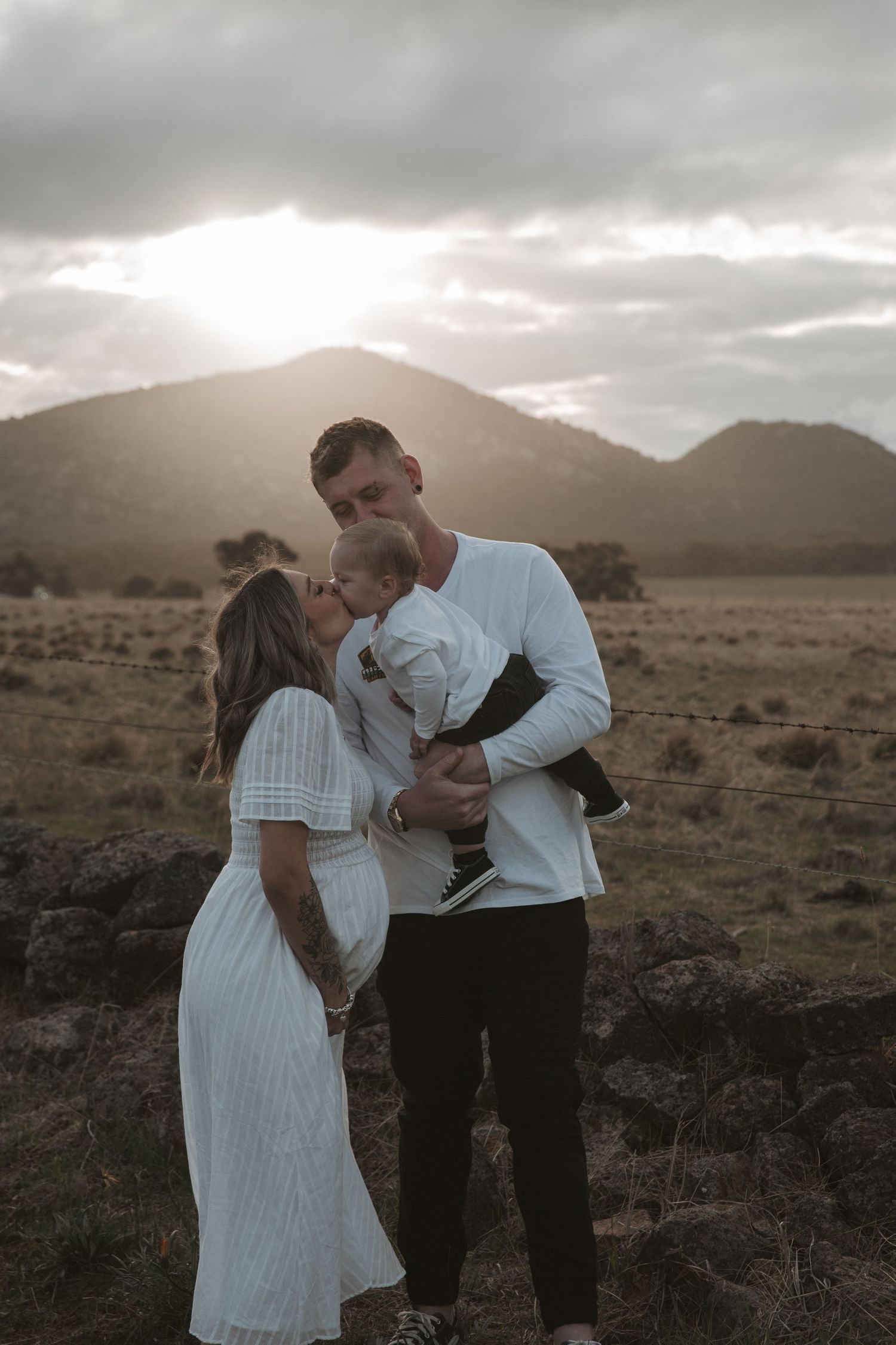 Country couple photoshoot, western couples photography, rustic romance, cowboy and cowgirl, countryside love story, golden hour portraits