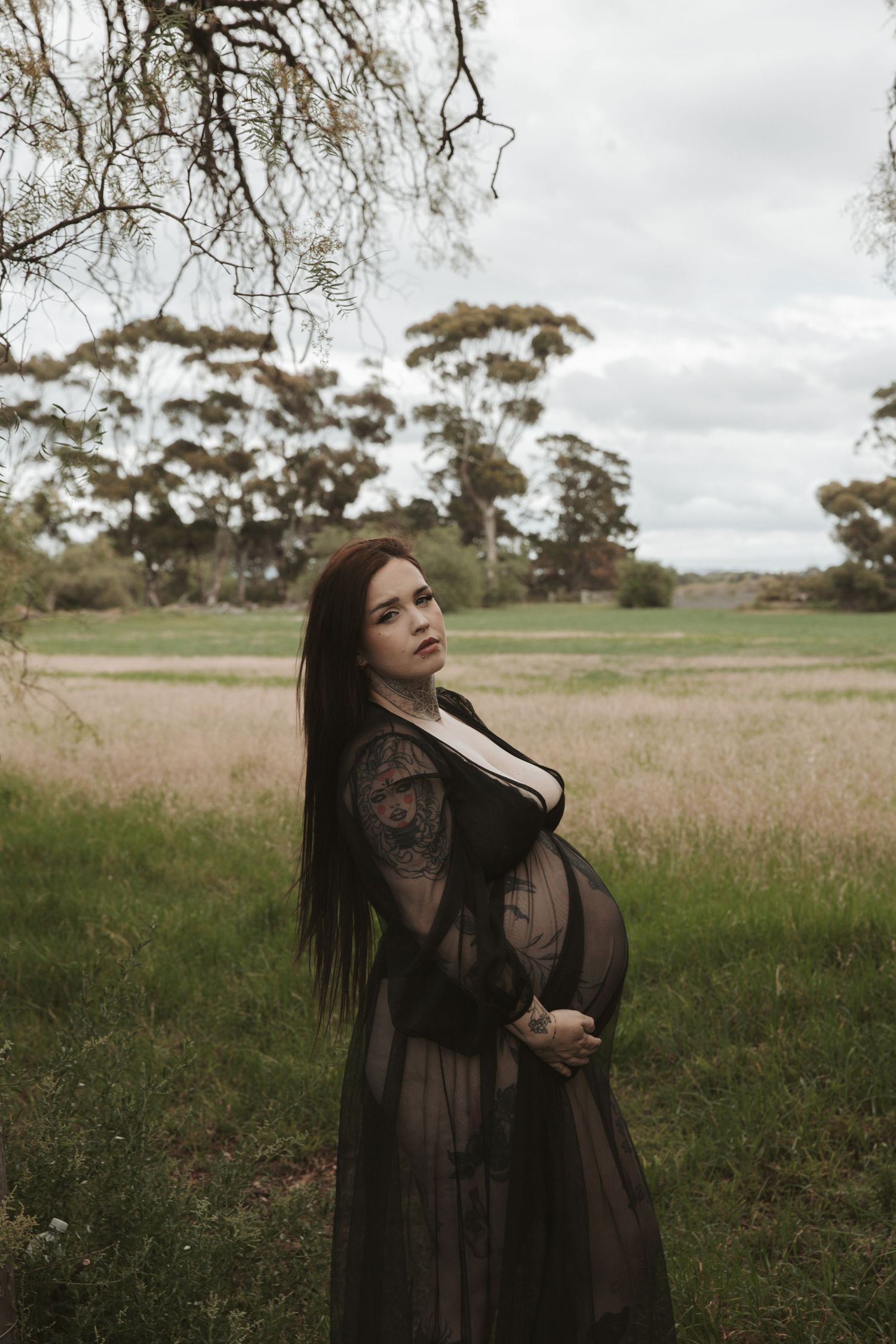Melbourne family photographer, natural family photos, candid family moments, outdoor family photoshoot, lifestyle family photography