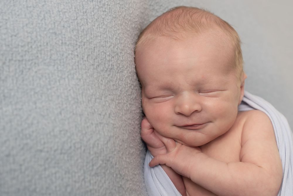 Melbourne Maternity, Newborn, Baby, Cake smash and family photographer located in South Morang Melbourne.
Baby Snapz is run by Melina Barlow