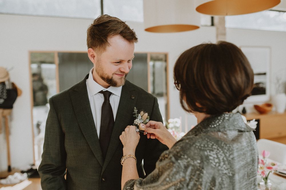 A country Elopement at Alto BnB in Franklin, Tasmania. Captured by wedding photographer Joss Jensen