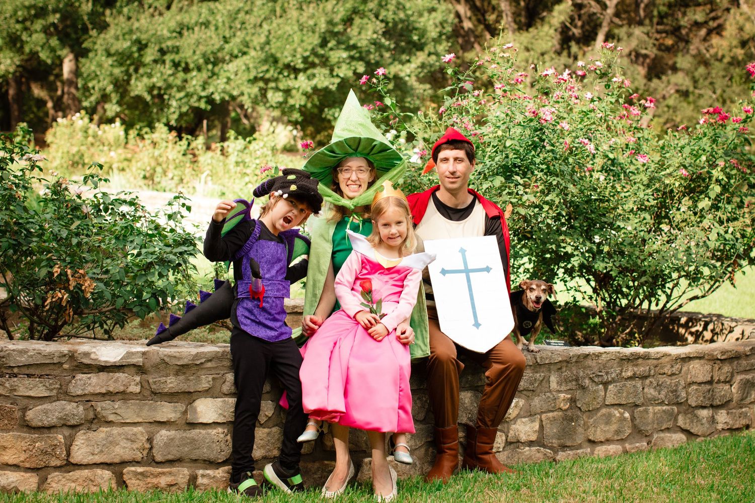 family photo session halloween themed photo shoot at Zilker Botanical Gardens in Austin Texas. Sleeping beauty themed family halloween