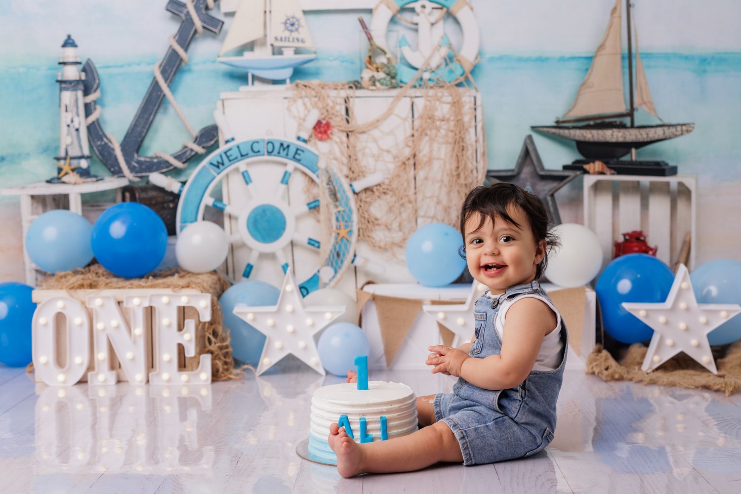 Cake Smash photos in Wellington and Porirua