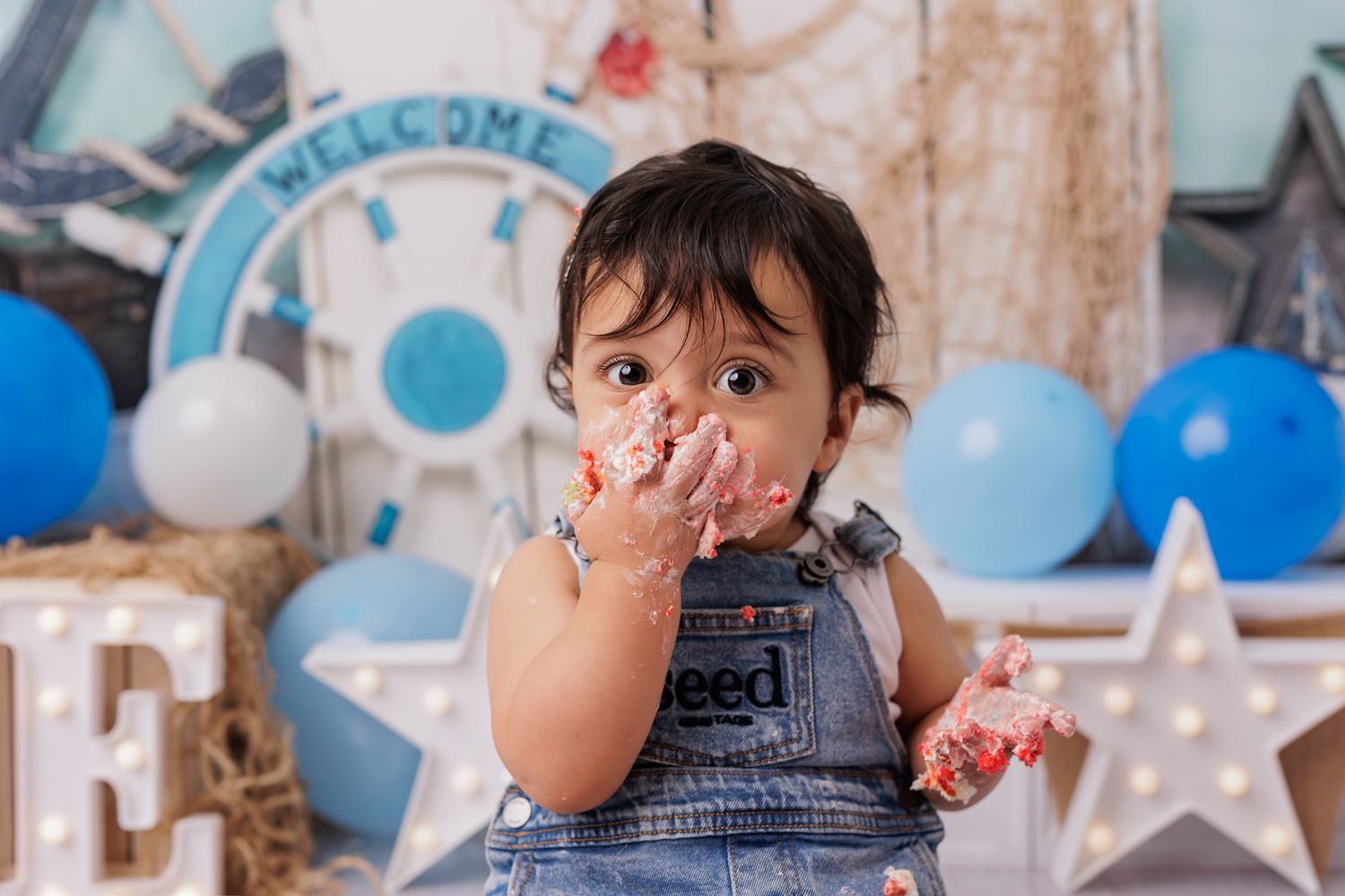 Cake Smash photos in Wellington and Porirua
