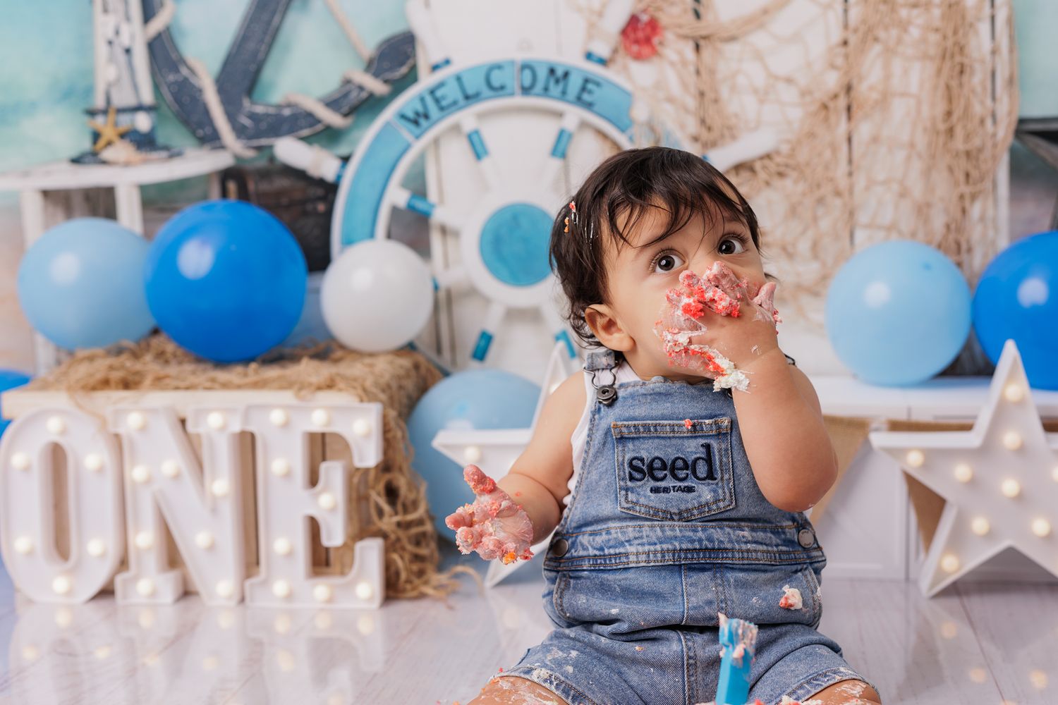 Cake Smash photos in Wellington and Porirua