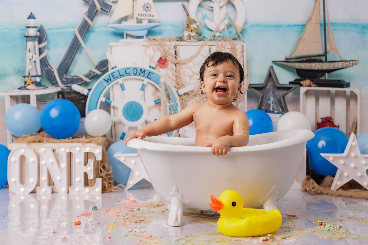 Cake Smash photos in Wellington and Porirua